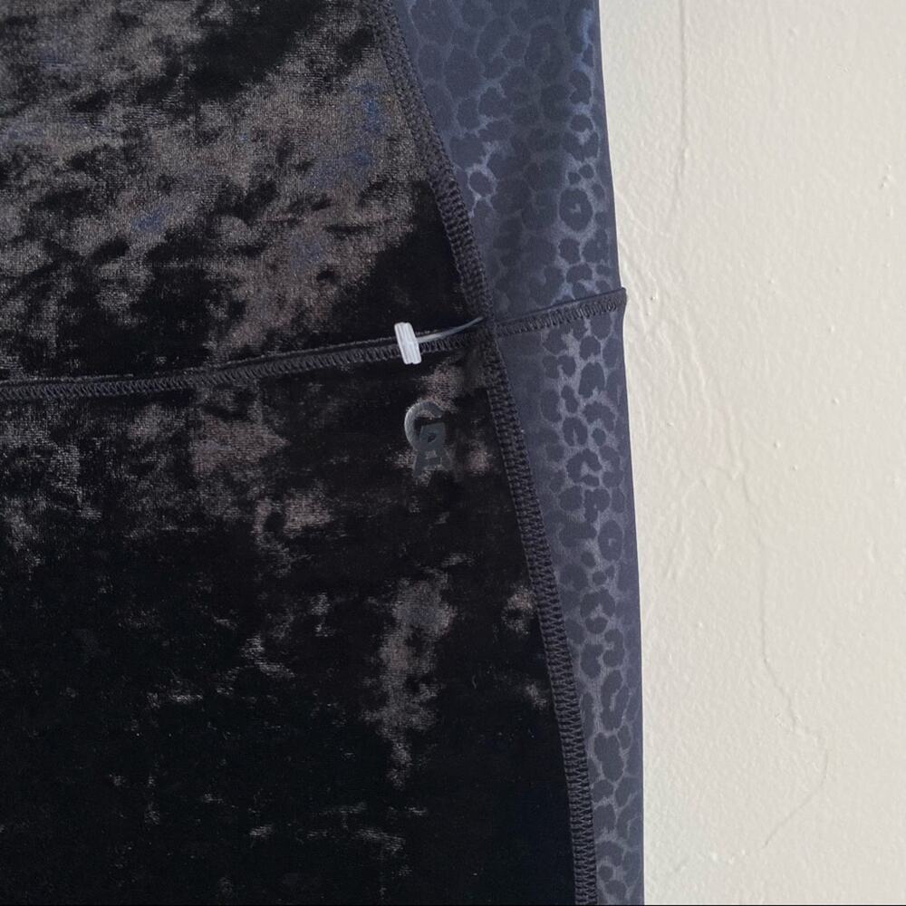 NEW Good American Black Cheetah Velvet Leggings - Picture 3 of 7